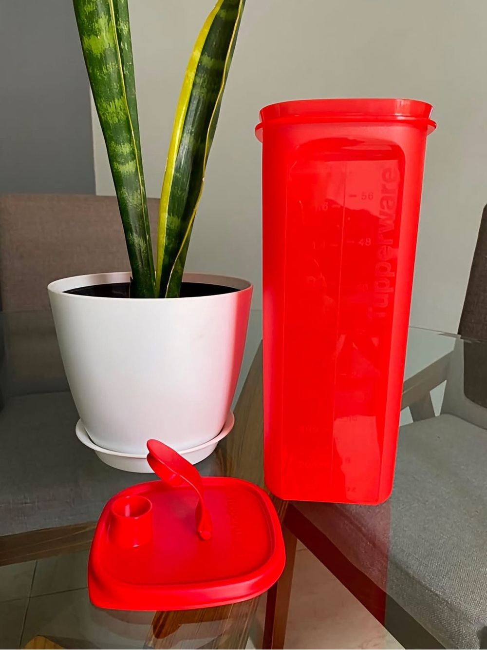 Tupperware Slim Line Square 2 Qt Pitcher